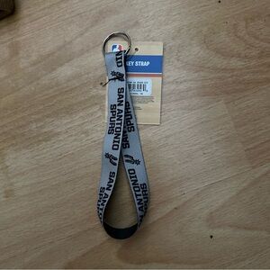 Brand New 7” San Antonio Spurs Gray NBA Key Strap